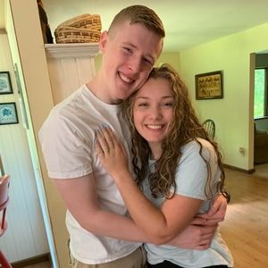 Meet your Posher, Elise